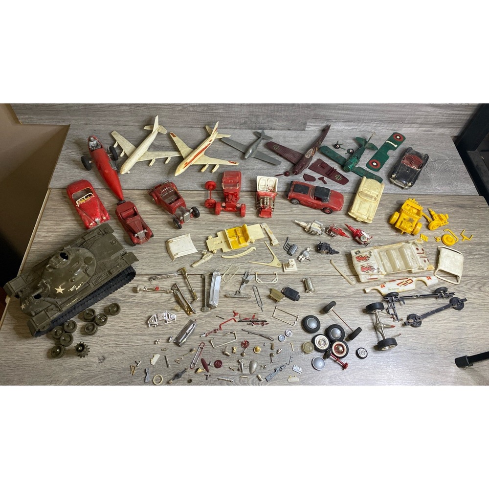 Vtg Model Junkyard Lot Parts Cars Engines Planes Tank & Accessories P&R